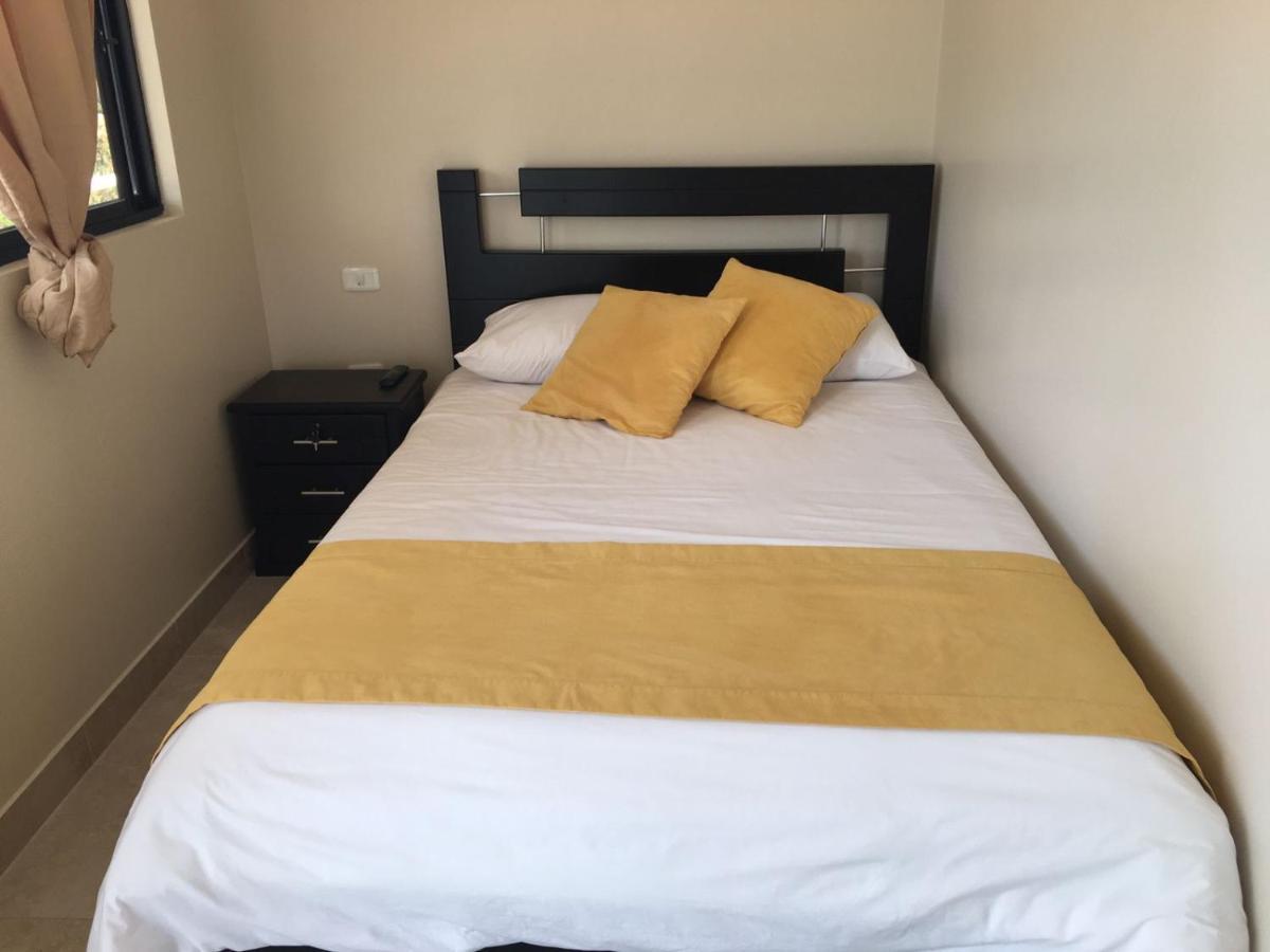 Tababela Airport B&B Экстерьер фото