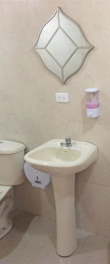 Tababela Airport B&B Экстерьер фото