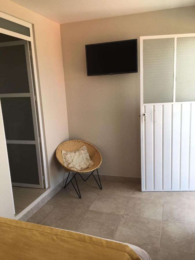 Tababela Airport B&B Экстерьер фото